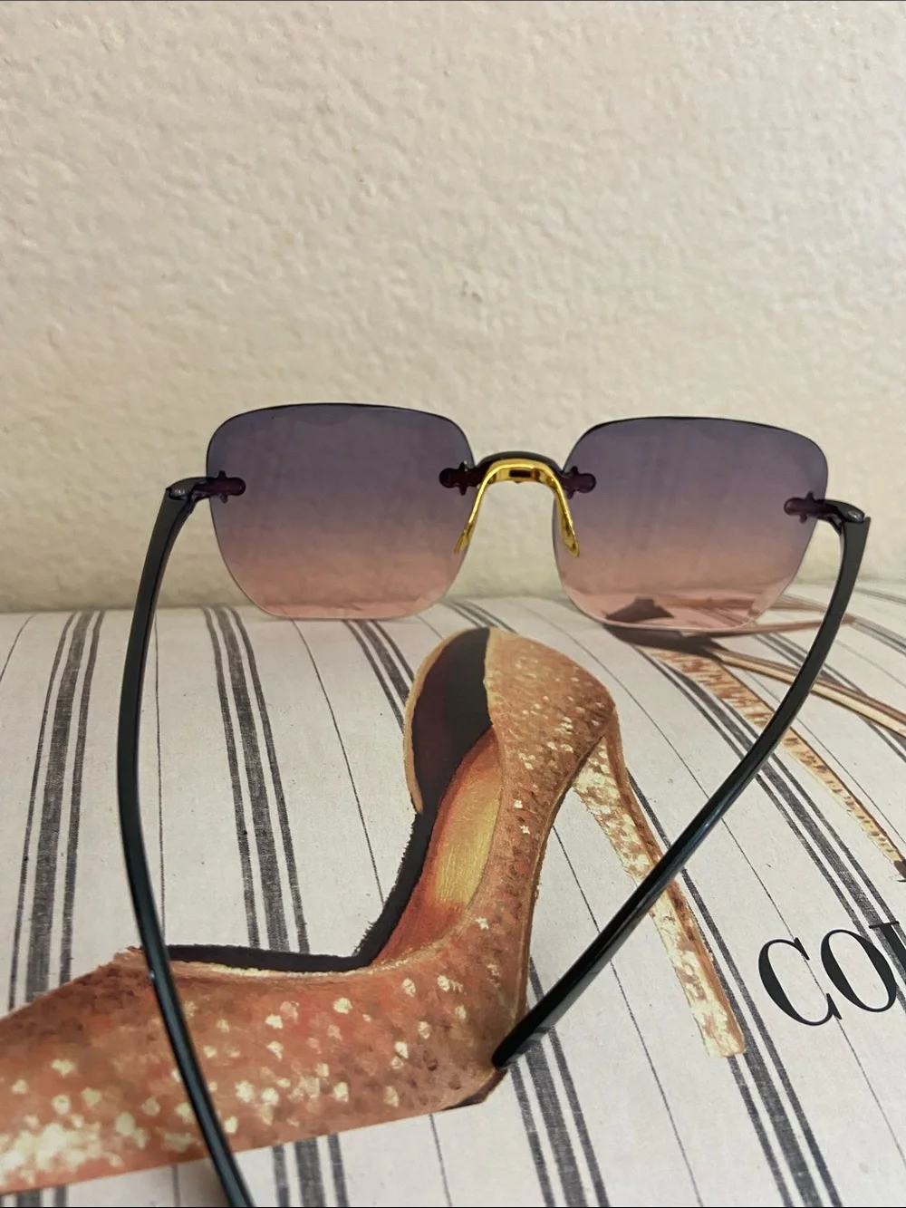 5/$10❤️❤️❤️NEW Rimless Gradient Pink Fashion Sunglasses